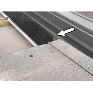 Easy-Shadow Joint en mousse Velux pour fenêtre de toit en plastique Largeur  54 mm Largeur 54 mm Joint en mousse autocollante Largeur 54 mm Vendu au  mètre : : Bricolage